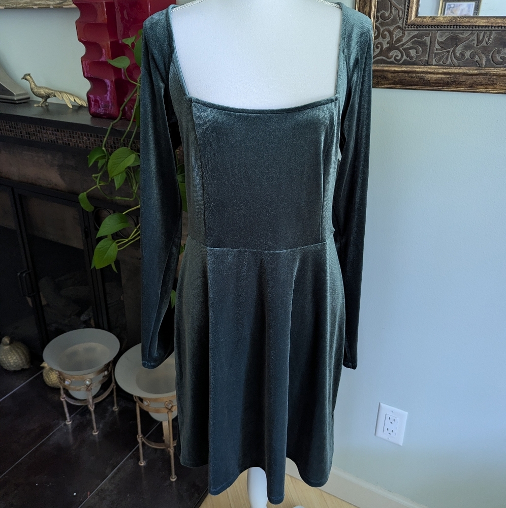 NEW Old Navy Large TALL Fit & Flare Velvet Mini Dress Green Long Sleeve